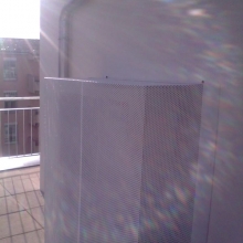 protection-climatisation-exterieur-tôle-perforées-thermolaquage