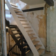escalier-interieur-metal-marches_bois