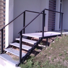 escalier-metal-acces-exterieur