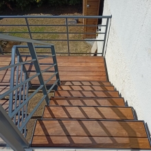 escalier-metal-palier-fer-thermolaquage