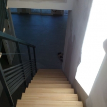 escalier-métal-rampe-lamelles_collé