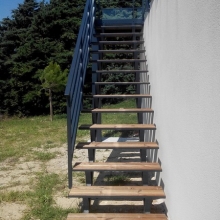 escalier-métal-thermolaqué-exterieur