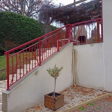 rampe-métal-exterieur-béton-sur_mesure