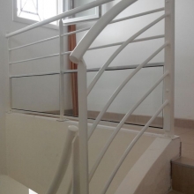 rampe-escaliers-blanche-vue-1