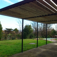 pergolas-structure-metal-lames-en-bois-vue-4