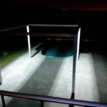 abris-de-piscine-en-metal-eclairage-led-vue-de-nuit